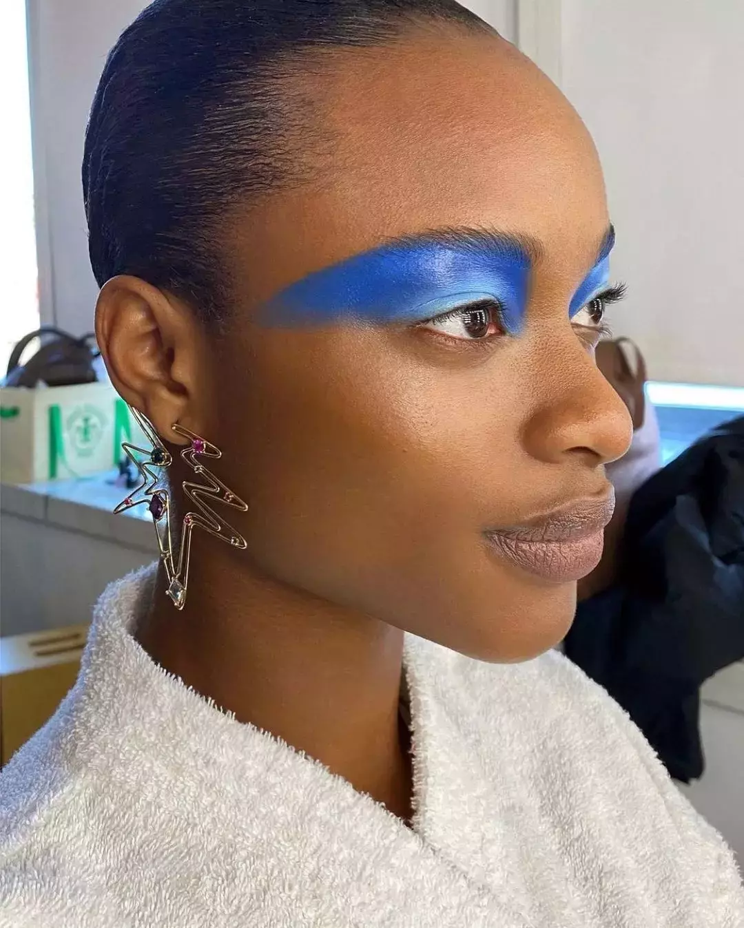 Bold Cobalt Blue Eyeshadow