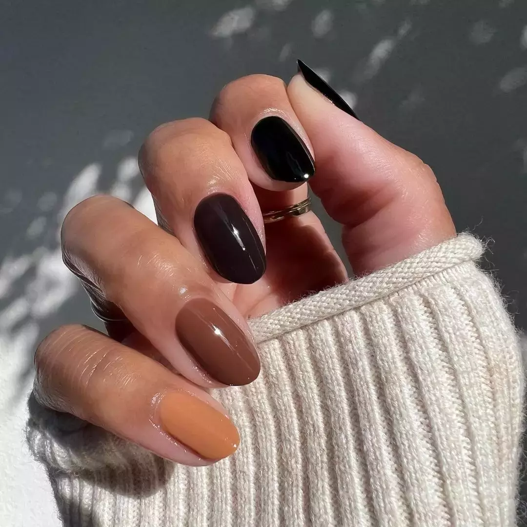 Brown Nail Gradient For November