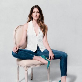 Jessica Biel The Art Of Discovery Hollywood Stars Review Their Inspirations By Jeff Vespa_4