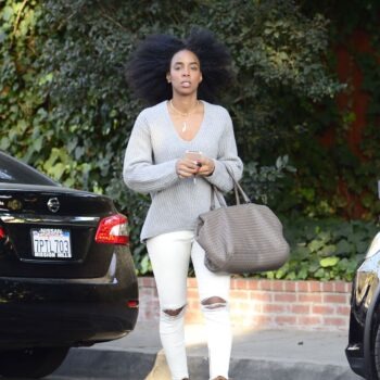 Kelly Rowland Wearing Baggy Sweater And Ripped White Denim Los Angeles