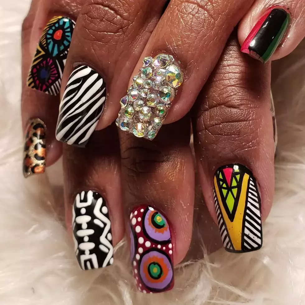 This Mixed Manicure For Kwanzaa