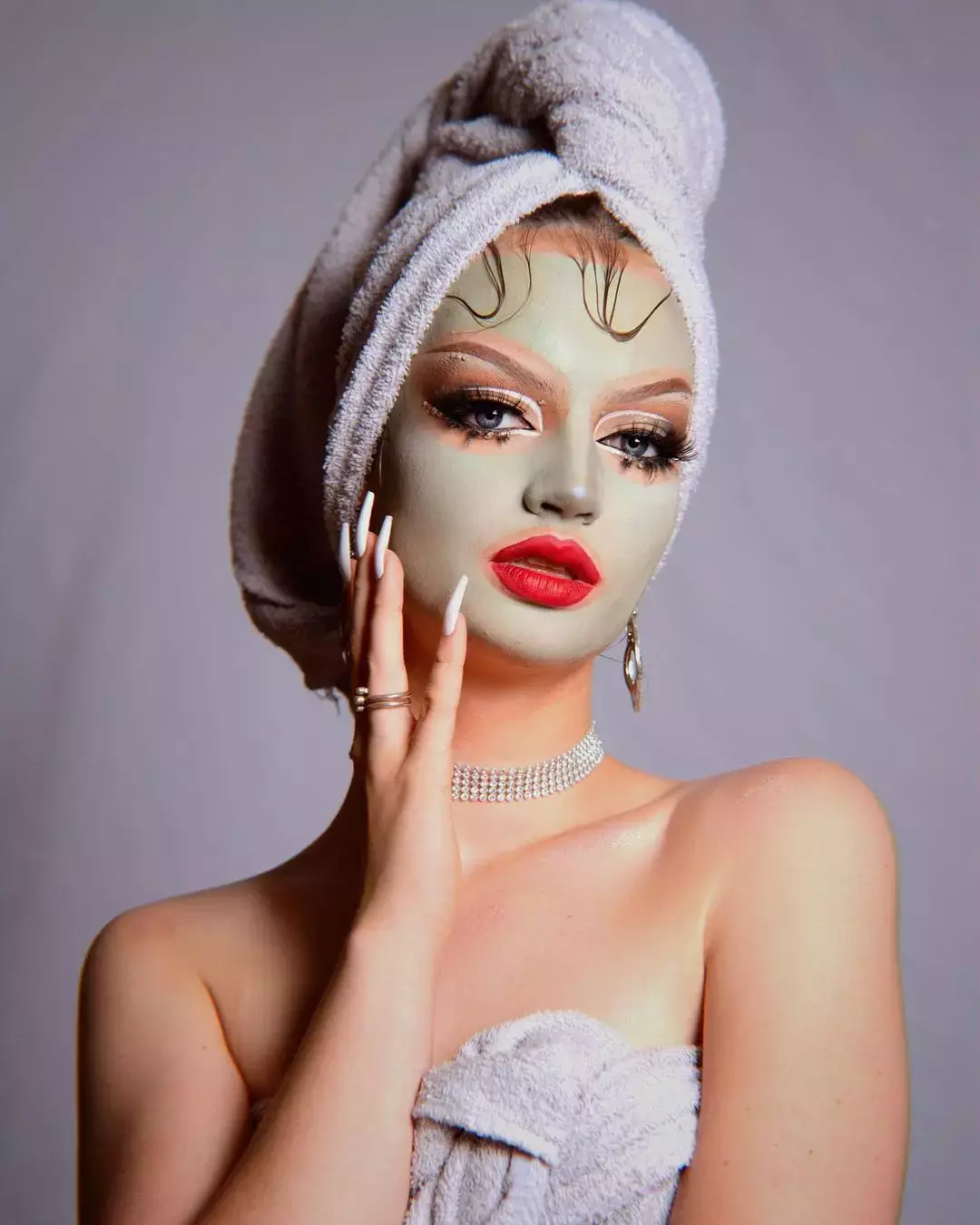 This Spa Day Halloween Makeup Idea